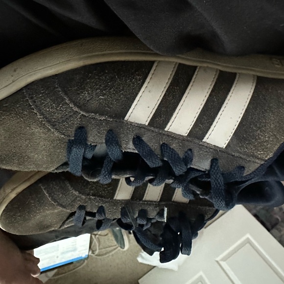 Women’s adidas shoes - Picture 3 of 7